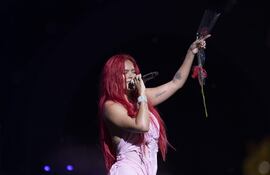 La cantante colombiana Karol G fue la encargada de abril la 62° edición del Festival de Viña del Mar, en Chile. La artista colombiana se ganó al "monstruo" y conquistó las gaviotas de plata y oro.