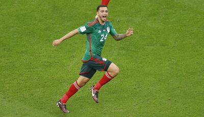 Luis Chavez de México celebra un gol, en un partido de la fase de grupos del Mundial de Fútbol Qatar 2022 entre Arabia Saudita y México en el estadio Lusail (Catar). EFE/Esteban Biba