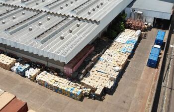 En el depósito de la Receita Federal de Foz de Yguazú aún quedan seis millones de cajetillas de cigarrillos de contrabando que serán destruidas.