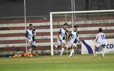 Tacuary venció 1-0 a Sol de América, con gol de Néstor Giménez.