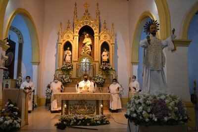 La misa fue celebrada en el templo parroquial de San Ignacio.