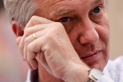 El candidato por el Partido Republicano a la presidencia de Chile, José Antonio Kast, asiste a una rueda de prensa con medios internacionales en Santiago (Chile).