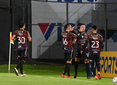 Guaireña goleó al 12 de Octubre en el Defensores