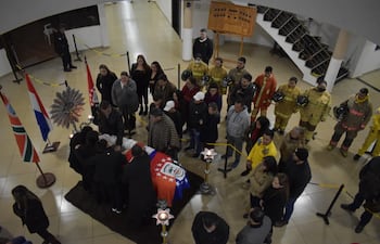 Los restos del intendente son velados en el Palacete Municipal de Pedro Juan Caballero.