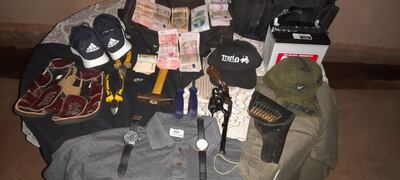Detuvieron a Julio César Aguayo Caballero (44), comerciante domiciliado en el lugar, con 35 antecedentes penales, esta vez por supuesto hurto agravado.