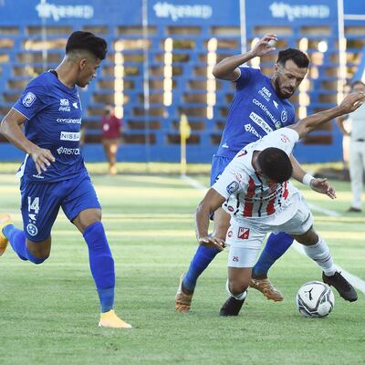 El solense Gustavo Noguera no deja progresar a Carlos Montiel y asoma Cazal.