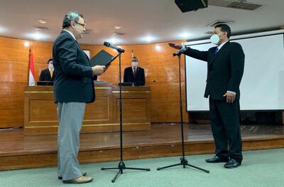 Víctor Hugo Julio asumió ayer como concejal de Asunción, en reemplazo a Augusto Wagner (PLRA). Este ultimo pasó a  Diputados en reemplazo de la congresista Celesta Amarilla.