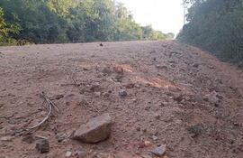 El camino que parte de Pilar a Humaitá se encuentra en pésimo estado. Pobladores exigen al gobierno camino de todo tiempo en zona considerada histórica y turística.