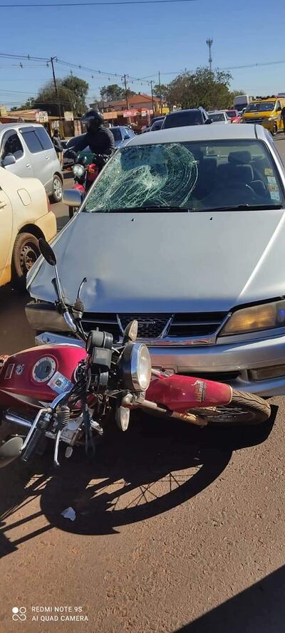 El motociclista fue embestido aparentemente cuando intentó cruzar la ruta sin tomar las debidas precauciones.