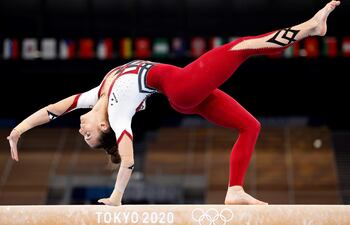 Pauline Schaefer-Betz del team de gimnastas de Alemania compite en los clasificatorios usando el unitardo o malla enteriza como forma de evitar la sexualización en el deporte. Las deportistas alemanas de esa disciplina decidieron en votación el uso de esta prenda en vez de las tradicionales mallas. "No es algo definitivo, es una decisión de día a día, según cómo nos vayamos sintiendo", declaró el team.