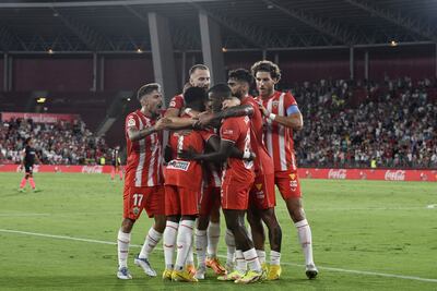 Los jugadores de la UD Almería celebran el primer gol del equipo, durante el encuentro correspondiente a la tercera jornada de LaLiga Santander que UD Almería y Sevilla FC disputan este sábado en el Power Horse Stadium de Almería.