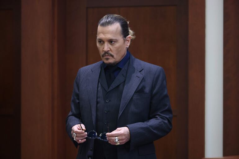Johnny Depp en la corte de Virginia.