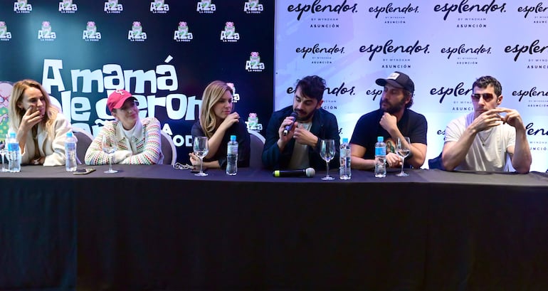 En conferencia de prensa, los artistas detallaron acerca de "Desnudos" y las expectativas que les genera presentar la obra en Paraguay.