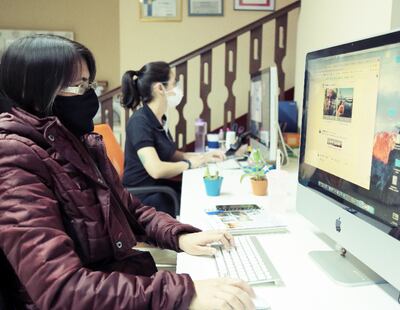 Parte del equipo de be///akaruvicha, que conmemora sus 20 años de trayectoria en el mercado local.