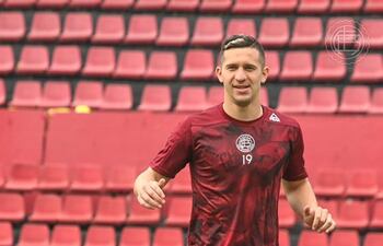 Jorge Morel jugador paraguayo de Lanús, que mañana enfrentará a River Plate.