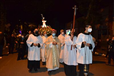 El obispo de Misiones y Ñeembucú, monseñor Pedro Collar Noguera presidió la misa y encabezó la procesión en honor a San Juan Bautista.