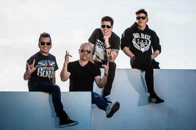 La banda panameña de ska punk y rock en español Los Rabanes celebrará este 29 de agosto sus 25 años de carrera con un gran concierto "de manteles largos" y con invitados de lujo, adelantó a Efe su líder vocal Emilio Regueira.