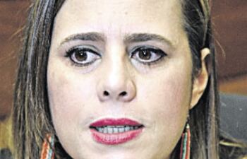 Kattya González (PEN), diputada por Central. Autora original del proyecto de redirección de gastos sociales.