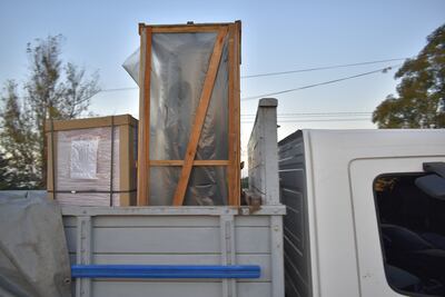 Parte de los equipos para el ensamblaje de la planta generadora de oxígeno ya arribó ayer a Villarrica.