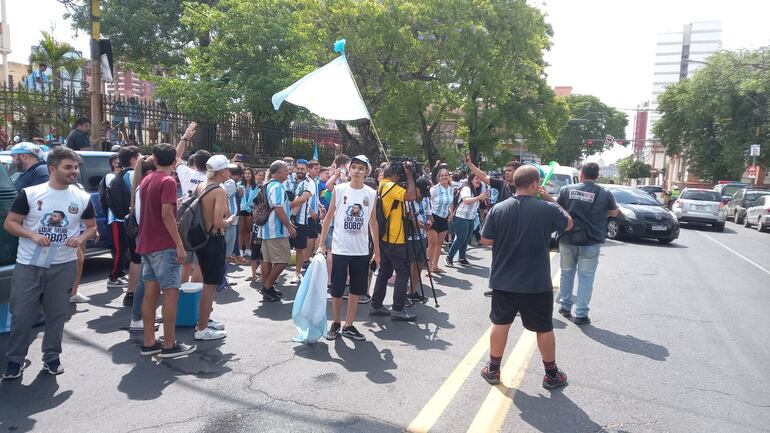 Argentinos celebran su tercera Copa del Mundo.