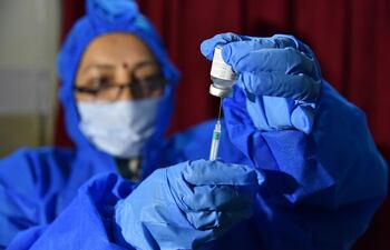 Además de la vacuna de Oxford/AstraZeneca, considerada segura y efectiva, el país está vacunando con la de Pfizer/BioNTech.