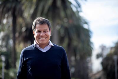 El neurocientífico argentino Facundo Manes afirma, en una entrevista con la Agencia Efe con motivo de la publicación de su nuevo libro "Ser humanos", que la pandemia "ha acentuado las desigualdades en el mundo" y ha potenciado un contexto híbrido en relación con el uso de las tecnologías.