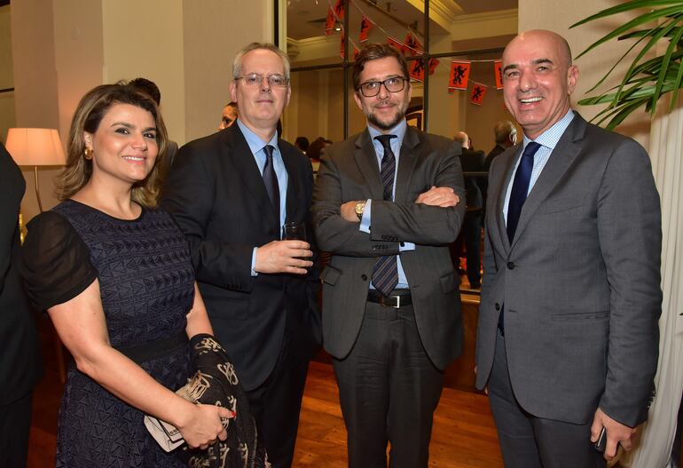 Faten Nasser, el embajador de Italia Paulo Campanini, el embajador de Uruguay Fernando Sandini Tusso y Armando Nasser, cónsul de Italia.