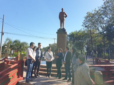 Los responsables del proyecto de revitalización del parque Chino, durante la reunión de este viernes.