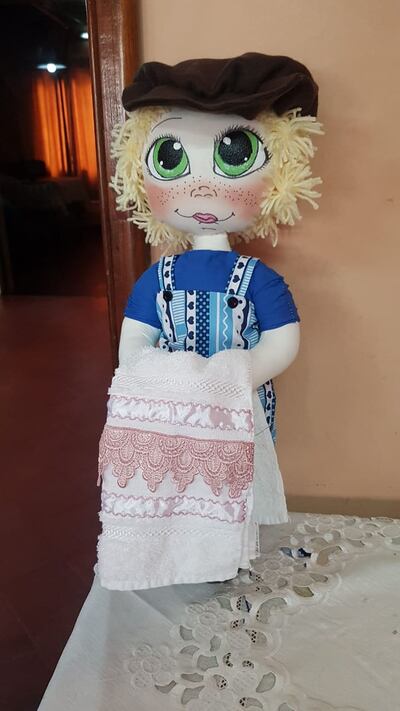 Muñeca de tela para hacer frente a la pandemia.