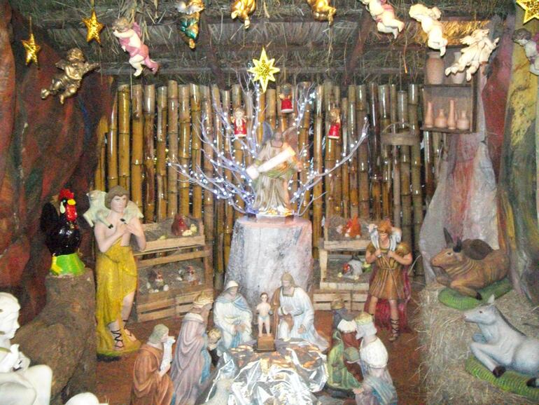Pesebre tradicional con el Niño Jesús de año nuevo. (Archivo de la familia Sánchez).