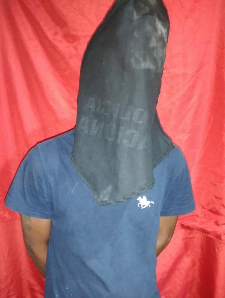 Otro de los autores del despojo de la moto esta madrugada.