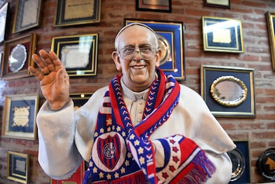 Fotografía de una escultura del Papa Francisco, el 8 de marzo de 2023, en el museo Jacobo Urso del Club San Lorenzo de fútbol, en Buenos Aires (Argentina).