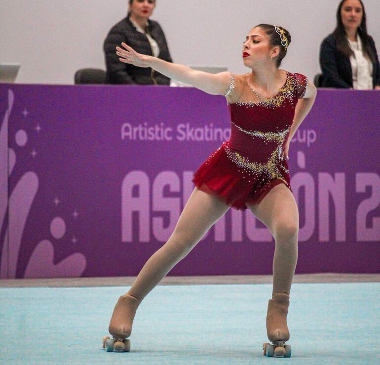 Laila Ozuna desplegando todo su talento en la pista de la SND.