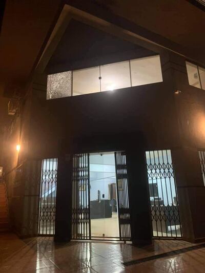 La oficina del abogado Rolando Cáceres Salvioni acusó varios impactos de bala en las paredes y el blíndex.