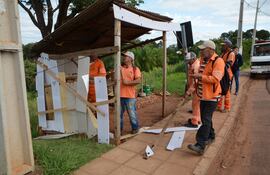 Las casillas fueron desmanteladas por los funcionarios municipales.