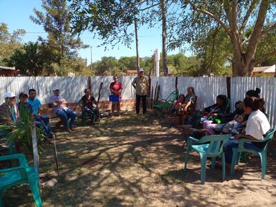 Los vecinos se mantienen en permanente reunión para evitar el despojo de sus terrenos.