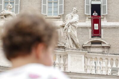 El Papa Francisco durante el Angelus que rezó ante los fieles en la Plaza de San Pedro.