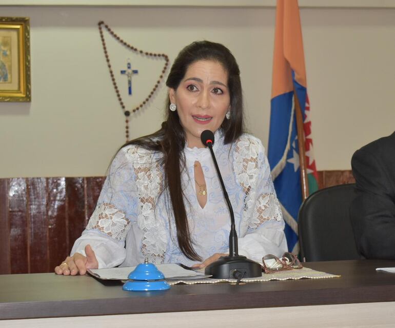 Carolina Yunis de Acevedo fue elegida como presidenta de la Junta Municipal.