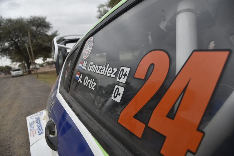 El auto 24, perteneciente a Mauricio González, en la víspera del Rally del Chaco 2022 en la ciudad de Mariscal Estigarribia.