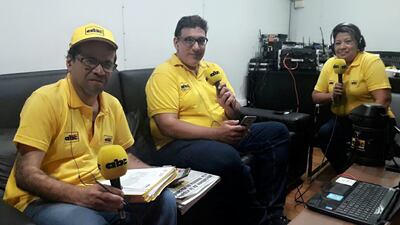 Desiré Cabrera (d) en una de las tantas coberturas para ABC Color.