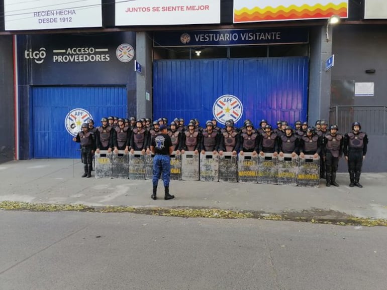 Últimamente la violencia en los eventos de fútbol se repiten y la fuerza de seguridad debe estar preparada