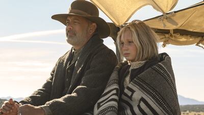 Tom Hanks y Helena Zengel en "Noticias del gran mundo".