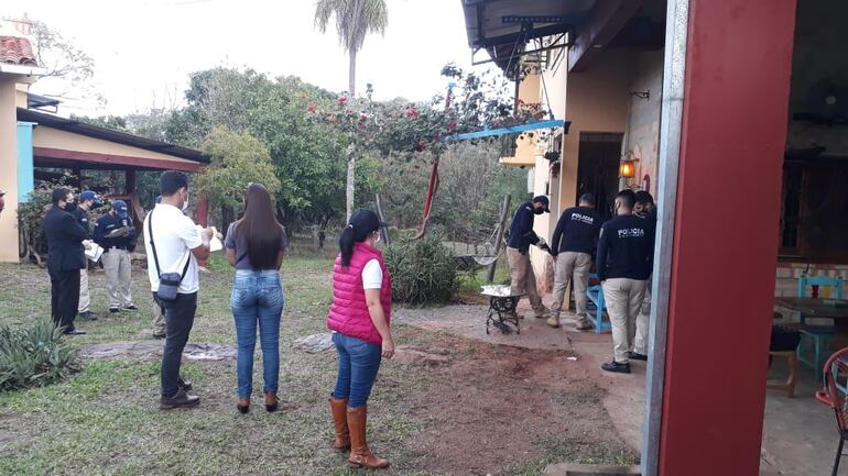 Allanamiento en Isla Alta de Emboscada en busca de pistas sobre Juliette.