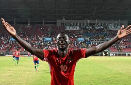 Musa Barrow, jugador del Bologna de Italia, marcó ayer el gol de la victoria para Gambia ante Guinea.