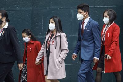 Fotografía de archivo fechada el 28 de julio de 2021 que muestra a Yenifer Paredes (c), cuñada del presidente peruano Pedro Castillo, durante su ceremonia de investidura en el Palacio Torre Tagle en Lima (Perú).