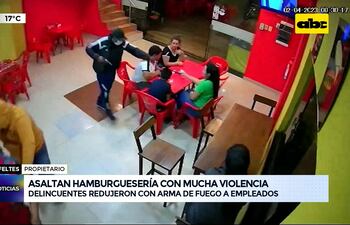 Video: Asaltan una hamburguesería con mucha violencia