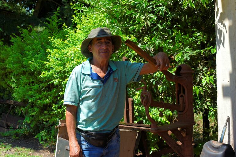 El señor Óscar Aguilera, quien fue uno de los telegrafistas del Ferrocarril Pdte. Carlos Antonio López, lamentó el abandono por parte de Fepasa.