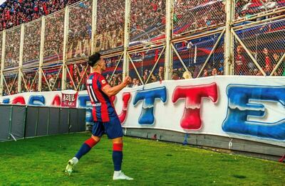 Adam Bareiro anotó dos goles en la victoria de San Lorenzo ante Gimnasia.