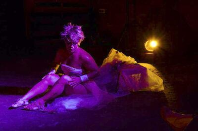 Natti Fuster dirige e interpreta el unipersonal “La Vaícha”, que se estrenó en el año 2015 y se estará en línea desde hoy.