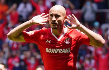 Carlos González marcó su primer gol con Toluca en el séptimo partido.